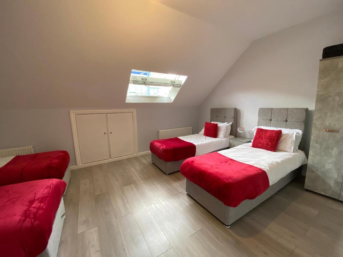 Cosy Flats Near Heathrow, Group Bookings Available With Parking Space Hounslow Exterior foto
