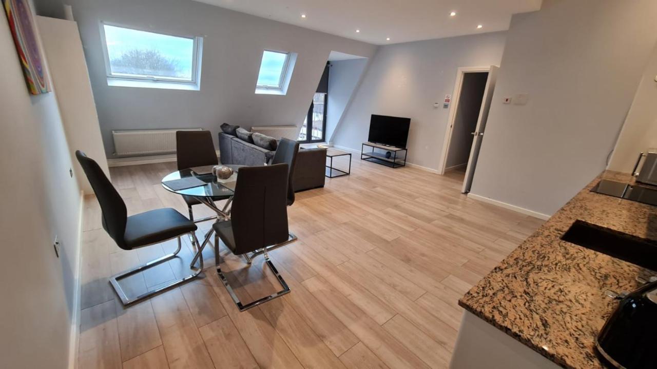 Cosy Flats Near Heathrow, Group Bookings Available With Parking Space Hounslow Exterior foto