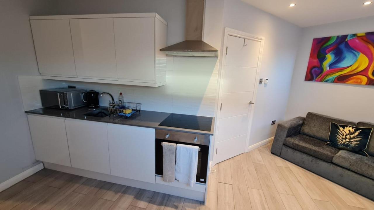 Cosy Flats Near Heathrow, Group Bookings Available With Parking Space Hounslow Exterior foto