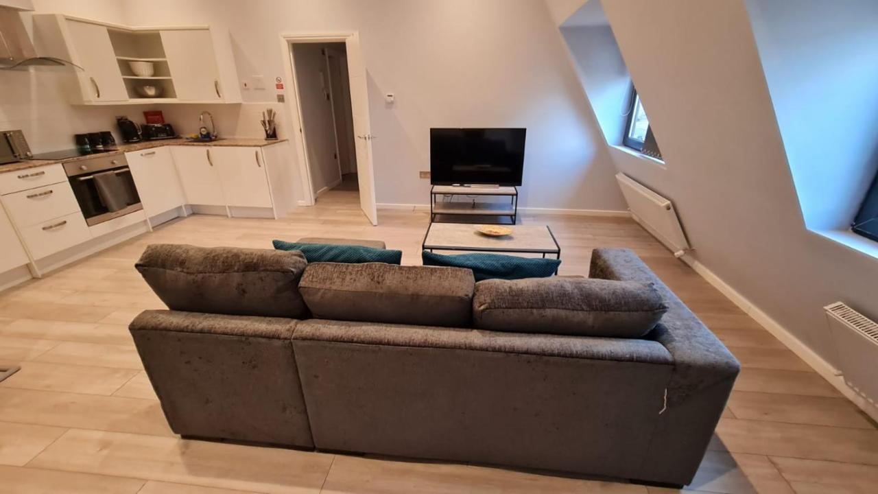 Cosy Flats Near Heathrow, Group Bookings Available With Parking Space Hounslow Exterior foto