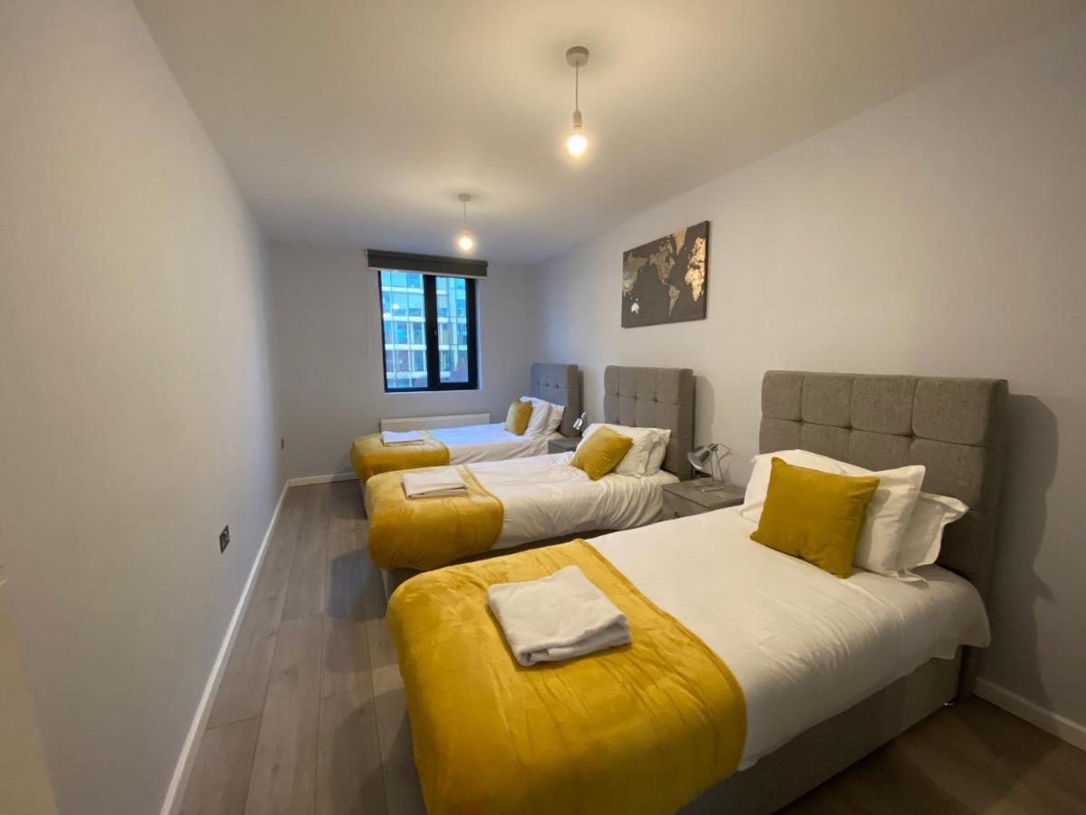 Cosy Flats Near Heathrow, Group Bookings Available With Parking Space Hounslow Exterior foto