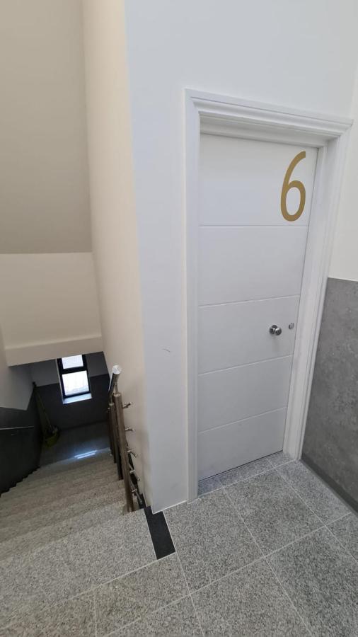 Cosy Flats Near Heathrow, Group Bookings Available With Parking Space Hounslow Exterior foto