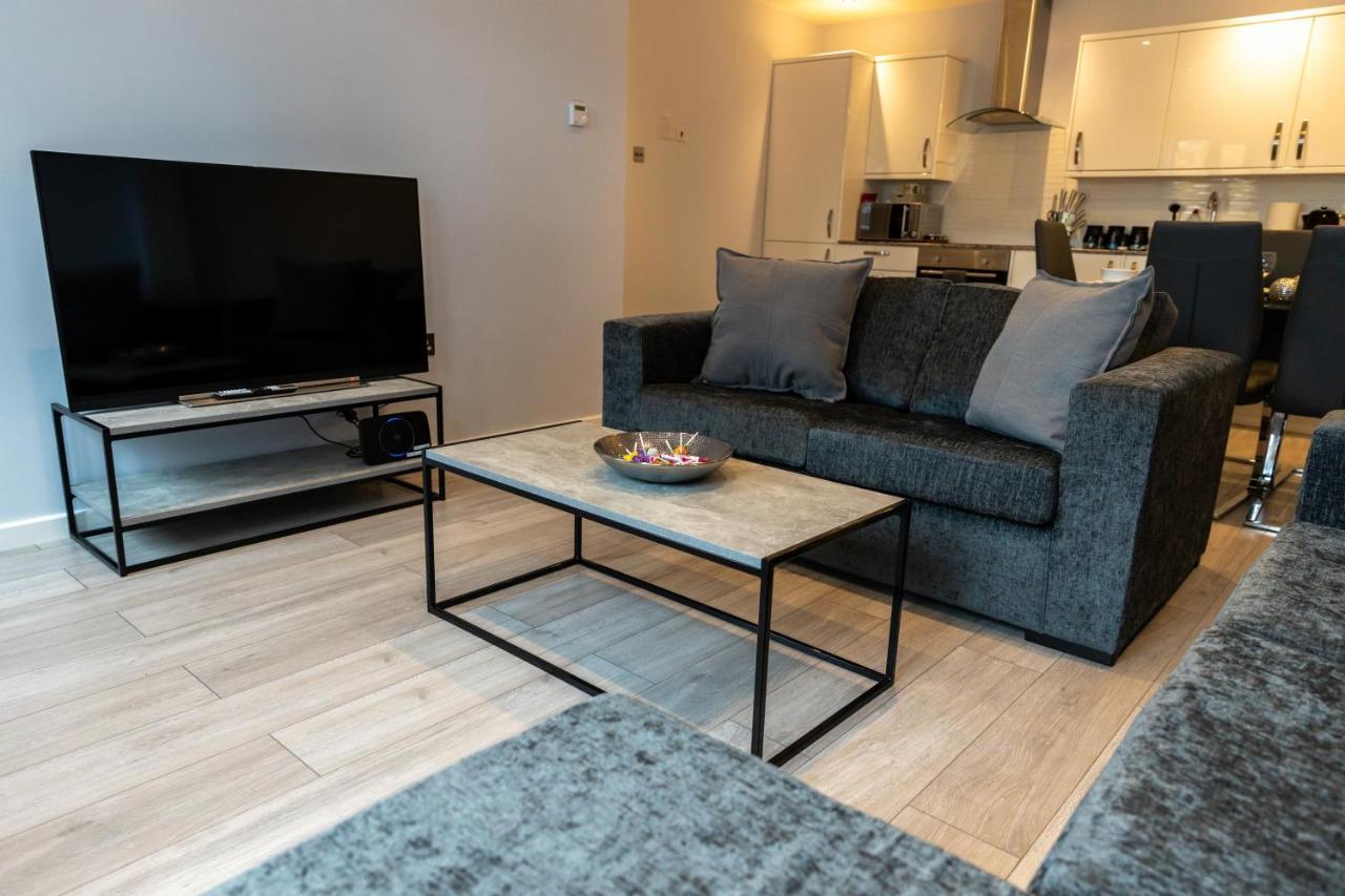 Cosy Flats Near Heathrow, Group Bookings Available With Parking Space Hounslow Exterior foto