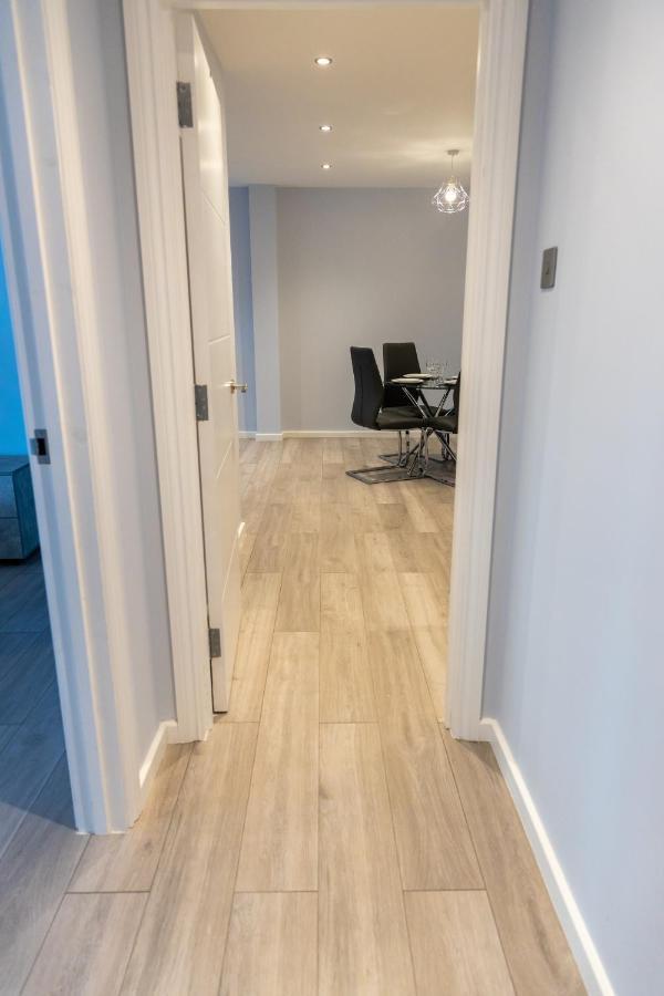 Cosy Flats Near Heathrow, Group Bookings Available With Parking Space Hounslow Exterior foto