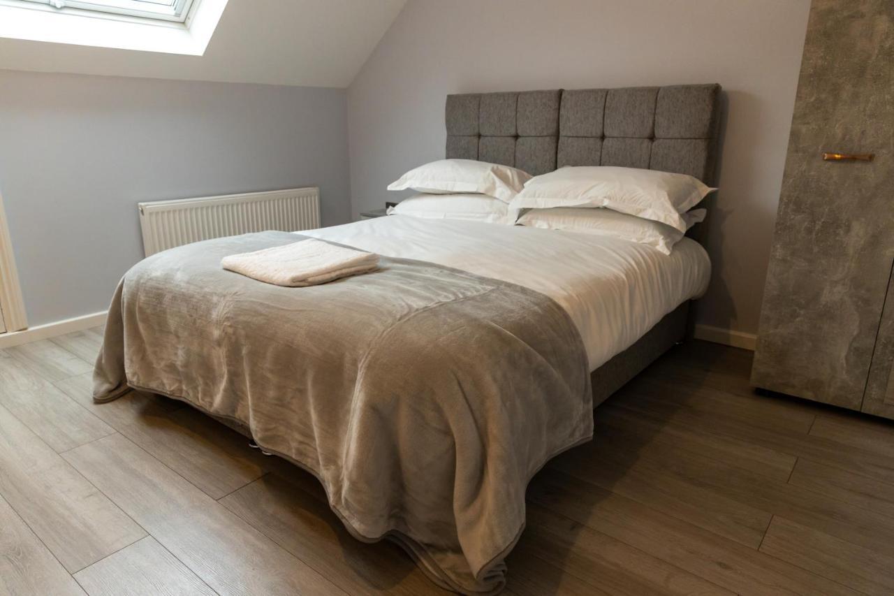 Cosy Flats Near Heathrow, Group Bookings Available With Parking Space Hounslow Exterior foto