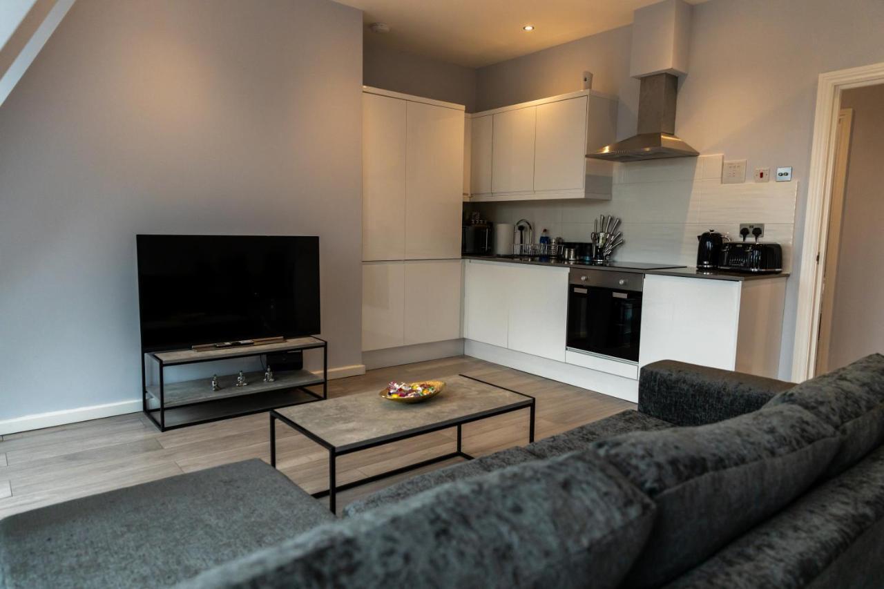 Cosy Flats Near Heathrow, Group Bookings Available With Parking Space Hounslow Exterior foto