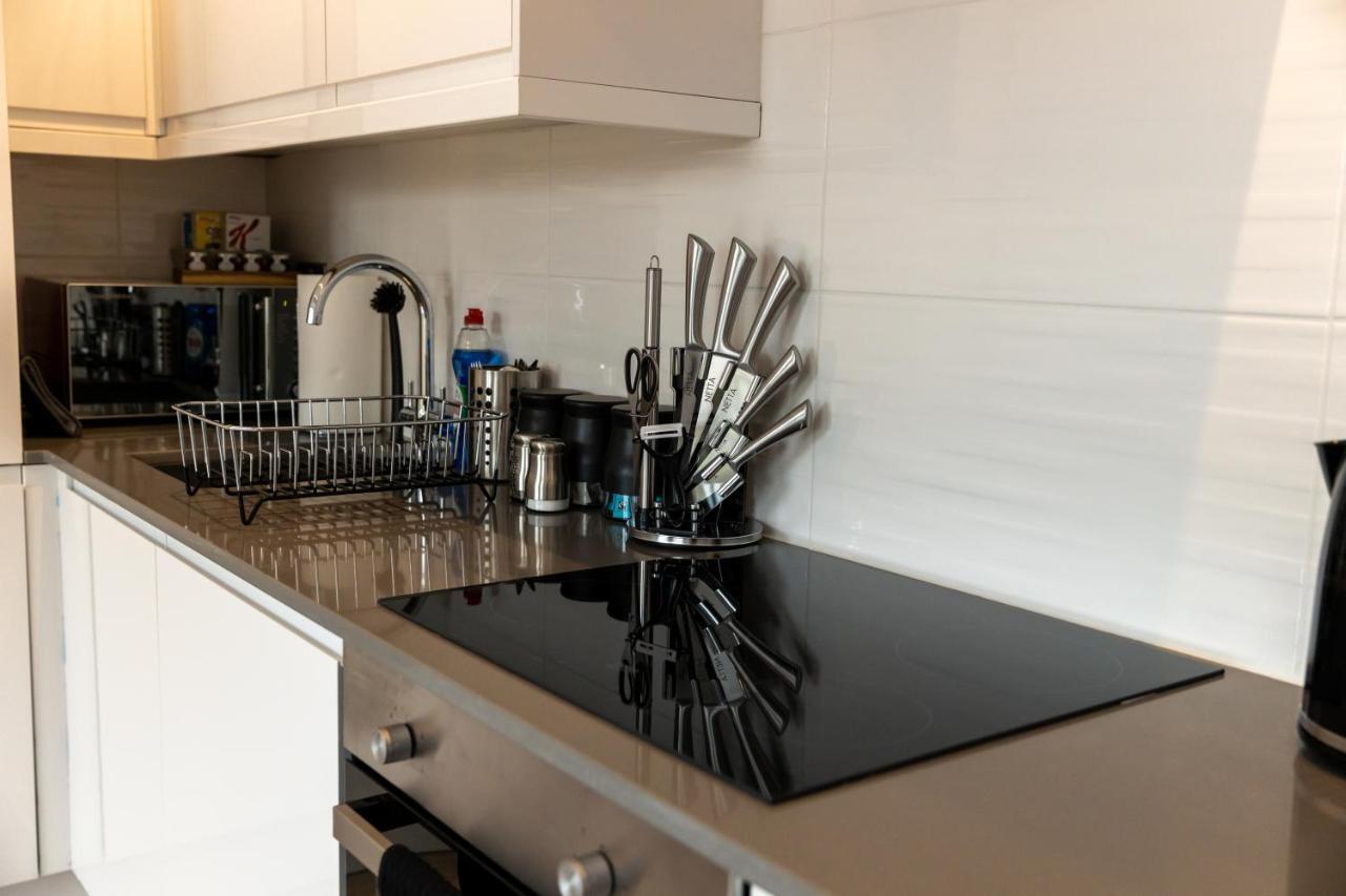 Cosy Flats Near Heathrow, Group Bookings Available With Parking Space Hounslow Exterior foto